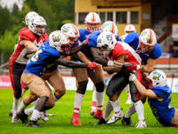 20230728 Vaasa, FINLAND. VAAHTERALIIGA: Wasa Royals - United Newland Crusaders Lohja.
Crusaders #1 Raleigh Yeldell pulled down by Royals defence.
Photo: Samppa Toivonen / APOLLO PHOTO