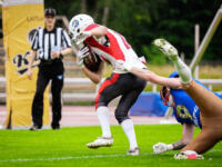 20230728 Vaasa, FINLAND. VAAHTERALIIGA: Wasa Royals - United Newland Crusaders Lohja.
Royals #9 Jere Paananen pulling Crusaders #12 Alfonso Messina.
Photo: Samppa Toivonen / APOLLO PHOTO