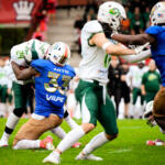 20230811 Vaasa, FINLAND. VAAHTERALIIGA: Wasa Royals - Seinäjoki Crocodiles.
Wasa Royals #33 Demarco Artis takes down Seinäjoki Crocodiles #24 Saidu Jallow.
Photo: Samppa Toivonen / APOLLO PHOTO