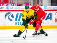 20230812 Vaasan Sähkö Areena Vaasa, FINLAND. LIIGA PRE-SEASON: Vaasan Sport - IF Björklöven Umeå.
Björklöven #32 Jacob Olofsson & Sport #13 Erik Riska.
Photo: Samppa Toivonen / APOLLO PHOTO