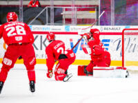 20230812 Vaasan Sähkö Areena Vaasa, FINLAND. LIIGA PRE-SEASON: Vaasan Sport - IF Björklöven Umeå.
Sport #24 Reece Scarlett blocks and #60 Rasmus Reijola saves.
Photo: Samppa Toivonen / APOLLO PHOTO