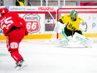 20230812 Vaasan Sähkö Areena Vaasa, FINLAND. LIIGA PRE-SEASON: Vaasan Sport - IF Björklöven Umeå.
Björklöven #35 Melker Thelin sees Sport #55 Oskari Hult shot.
Photo: Samppa Toivonen / APOLLO PHOTO