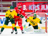 20230812 Vaasan Sähkö Areena Vaasa, FINLAND. LIIGA PRE-SEASON: Vaasan Sport - IF Björklöven Umeå.
Björklöven #35 Melker Thelin makes save, Björklöven #24 Linus Cronholm & Sport #25 Axel Holmström reaching the puck.
Photo: Samppa Toivonen / APOLLO PHOTO