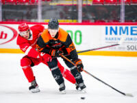 20231020 Vaasa, FINLAND. U20 SM-Sarja: Vaasan Sport - Kouvolan KooKoo.
Sport #64 Jesse Rantanen & KooKoo #28 Niilo Suvanto.
Photo: Samppa Toivonen / APOLLO PHOTO