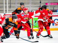 20231020 Vaasa, FINLAND. U20 SM-Sarja: Vaasan Sport - Kouvolan KooKoo.
Sport #9 Juho Heinonen going for he puck.
Photo: Samppa Toivonen / APOLLO PHOTO