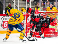 20231025 Vaasan Sähkö Areena Vaasa, FINLAND. LIIGA: Vaasan Sport - Rauman Lukko.
Lukko #92 Sebastian Repo going for a shot late in the game against Sport #37 Atro Leppänen & #95 Miroslav Svoboda
Photo: Samppa Toivonen / APOLLO PHOTO