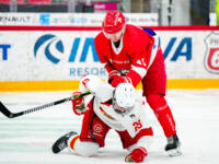 20231027 Vaasa, FINLAND. U20 SM-Sarja: Vaasan Sport - Helsingin Jokerit.
Sport #41 Artur Seniut, Jokerit #29 Joonas Paqvalin.
Photo: Samppa Toivonen / APOLLO PHOTO