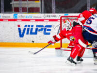 20240105 Vaasa, FINLAND. U20 SM-Sarja: Vaasan Sport - Helsingin IFK.
Sport #53 Masi Härkönen torjuu.
Photo: Samppa Toivonen / APOLLO PHOTO