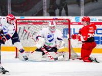 20240105 Vaasa, FINLAND. U20 SM-Sarja: Vaasan Sport - Helsingin IFK.
Sport #98 Valtteri Haataja vs. HIFK #1 Elias Pyyhtiä.
Photo: Samppa Toivonen / APOLLO PHOTO