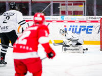 20240106 Vaasa, FINLAND. U20 SM-Sarja: Vaasan Sport - TPS Turku.
TPS #1 Aatu Niitymäki lets one pass.
Photo: Samppa Toivonen / APOLLO PHOTO