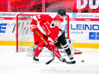 20240106 Vaasa, FINLAND. U20 SM-Sarja: Vaasan Sport - TPS Turku.
Sport #34 Eeka Kangas deflecting the puck.
Photo: Samppa Toivonen / APOLLO PHOTO