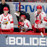 20240117 Ässät vs. Sport, Liiga runkosarja, Pori. Kuvassa 24 Reece Scarlett sai taklaustilanteessa osuman päähänsä ja joutui poistumaan pukukoppiin. Elmeri Elo / Apollo Photo