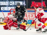 20241205 Turku, FINLAND. LIIGA: TPS Turku - Vaasan Sport.
Masi Härkönen #1, Sport keeps an eye of the puck as Aidan Dudas #27, TPS is creating a screen in front of him.
Photo: Mika Kylmäniemi / APOLLO PHOTO