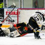 20250226 Kruunupyy, FINLAND. II DIVISIOONA: IK Kronan Kruunupyy - Malax IF.
Malax IF #42 Rasmus Rönnholm scoring on IK Kronan #30 Niilo Pennala.
Photo: Samppa Toivonen / APOLLO PHOTO