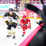 20250807 Vaasan Sähkö Areena Vaasa, FINLAND. LIIGA PRE-SEASON: Vaasan Sport - Oulun Kärpät.
Oulun Kärpät #80 Maxim Korpimäki, Vaasan Sport #86 Philip Granath
Photo: Samppa Toivonen / APOLLO PHOTO