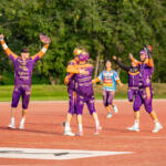 20250906 Sotkamo, FINLAND. MIESTEN SUPERPESIS: Välierä 4, Vimpelin Veto - Sotkamon Jymy
Sotkamon Jymy juhlii
Sotkamon Jymy #2 Jere Vikström
Sotkamon Jymy #3 Hannes Pekkinen
Sotkamon Jymy #1 Iivari Vihanto
Sotkamon Jymy #6 Sami Haapakoski
Sotkamon Jymy #11 Elmeri Purmonen
Sotkamon Jymy #12 Vertti Veittikoski
Photo: Pasi Suokko / APOLLO PHOTO