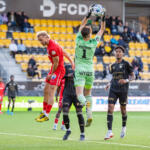 20250927 Seinäjoki, FINLAND. VEIKKAUSLIIGA, Mestaruussarja: SJK - FC Inter
FC Inter #9 Jasse Tuominen
SJK #1 Roope Paunio
SJK #4 Kelvin Spencer Pires
Photo: Pasi Suokko / APOLLO PHOTO