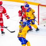 20250923 Vaasan Sähkö Areena Vaasa, FINLAND. LIIGA: Vaasan Sport - Mikkelin Jukurit.
Mikkelin Jukurit #10 Thomas Olsen #58 Kim Johansson celebrate a goal.
Photo: Samppa Toivonen / APOLLO PHOTO