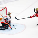 20250927 Vaasan Sähkö Areena Vaasa, FINLAND. LIIGA: Vaasan Sport - Kouvolan KooKoo.
Vaasan Sport #17 Sebastian Stålberg shoots on Kouvolan KooKoo #34 Eetu Randelin
Photo: Samppa Toivonen / APOLLO PHOTO