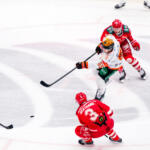 20250927 Vaasan Sähkö Areena Vaasa, FINLAND. LIIGA: Vaasan Sport - Kouvolan KooKoo.
Kouvolan KooKoo #55 Vilmos Gallo shoots
Photo: Samppa Toivonen / APOLLO PHOTO