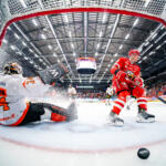 20250927 Vaasan Sähkö Areena Vaasa, FINLAND. LIIGA: Vaasan Sport - Kouvolan KooKoo.
Kouvolan KooKoo #34 Eetu Randelin, Vaasan Sport #72 Samuli Piipponen
Photo: Samppa Toivonen / APOLLO PHOTO