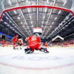 20250927 Vaasan Sähkö Areena Vaasa, FINLAND. LIIGA: Vaasan Sport - Kouvolan KooKoo.
Vaasan Sport #32 Joni Ortio and flying stick
Photo: Samppa Toivonen / APOLLO PHOTO