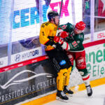 20251129 Vaasan Sähkö Areena Vaasa, FINLAND. LIIGA: Vaasan Sport - Kuopion KalPa.
Kuopion KalPa #3 Anton Karlsson, Vaasan Sport #91 Branden Troock
Photo: Samppa Toivonen / APOLLO PHOTO