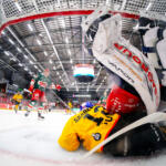 20251129 Vaasan Sähkö Areena Vaasa, FINLAND. LIIGA: Vaasan Sport - Kuopion KalPa.
Kuopion KalPa #12 Joona Saarelainen crashes to Vaasan Sport #31 Joni Ortio
Photo: Samppa Toivonen / APOLLO PHOTO