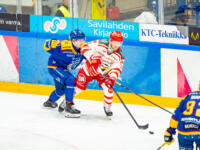 20251217 Mikkeli, FINLAND. LIIGA: Mikkelin Jukurit - Vaasan Sport
Sport #11 Simon Hjalmarsson
Jukurit #89 Jeremi Tammela
Photo: Pasi Suokko / APOLLO PHOTO