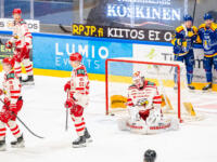 20251217 Mikkeli, FINLAND. LIIGA: Mikkelin Jukurit - Vaasan Sport
Jukurit #16 Connor Ford
Jukurit #52 Topias Hynninen
Sport #31 Joni Ortio
Sport #52 Valtteri Hietanen
Sport #22 Oskari Hult
Sport #16 Theodor Johnsson
Photo: Pasi Suokko / APOLLO PHOTO