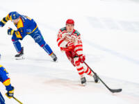 20251217 Mikkeli, FINLAND. LIIGA: Mikkelin Jukurit - Vaasan Sport
Sport #24 Eetu Levänen
Jukurit #6 Oskari Remes
Photo: Pasi Suokko / APOLLO PHOTO