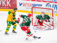 20251227 Vaasa, FINLAND. LIIGA: Vaasan Sport - Tampereen Ilves
Sport #1 Masi Härkönen
Ilves #12 Matias Mäntykivi
Sport #16 Theodor Johnsson
Photo: Pasi Suokko / APOLLO PHOTO