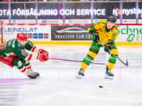 20251227 Vaasa, FINLAND. LIIGA: Vaasan Sport - Tampereen Ilves
Ilves #57 Jarkko Parikka
Sport #80 Kalle Miketinac
Photo: Pasi Suokko / APOLLO PHOTO