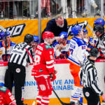 20251219 Vaasan Sähkö Areena Vaasa, FINLAND. LIIGA: Vaasan Sport - Tampereen Tappara.
Tampereen Tappara head coach Rickard Grönborg has something to say
Photo: Samppa Toivonen / APOLLO PHOTO