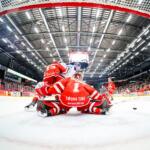 20251219 Vaasan Sähkö Areena Vaasa, FINLAND. LIIGA: Vaasan Sport - Tampereen Tappara.
Vaasan Sport #1 Masi Härkönen, #12 Anton Stråka & Tampereen Tappara #41 Juuso Nykänen
Photo: Samppa Toivonen / APOLLO PHOTO